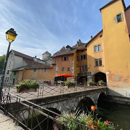 Апартаменты Cozy Refuge Des Hirondelles